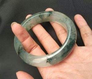 文玩市场的玩家减少和价格走低的原因是什么？-孔夫子古玩网