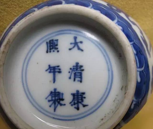 【收藏之道】：陶瓷题款的价值与魅力，为什么会成为收藏家们争相追逐的焦点-孔夫子古玩网