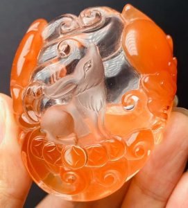 红兔毛水晶的功效与作用以及佩戴红兔毛水晶的禁忌-孔夫子古玩网