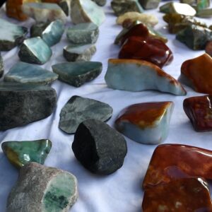 文玩市场十年疯狂落幕 大量文玩品种无人问津