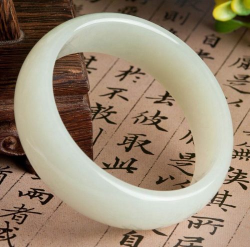 和田玉籽料手镯价格高的原因解析-孔夫子古玩网